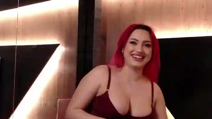 2024/12/12/stripchat-emyhilton-06-24-35