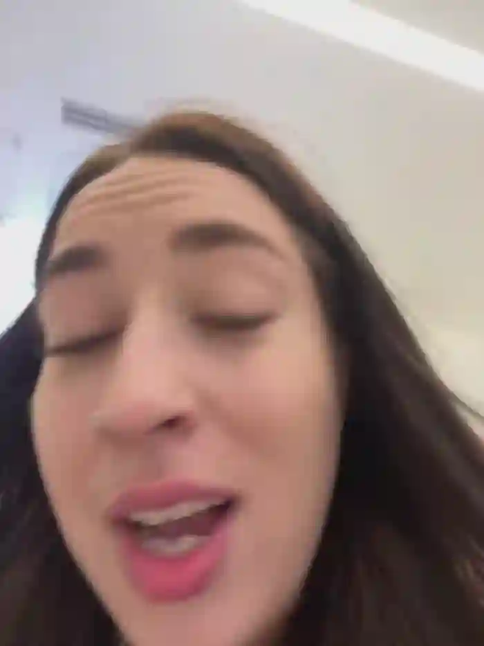 2024/12/12/stripchat-holly_play-15-55-19