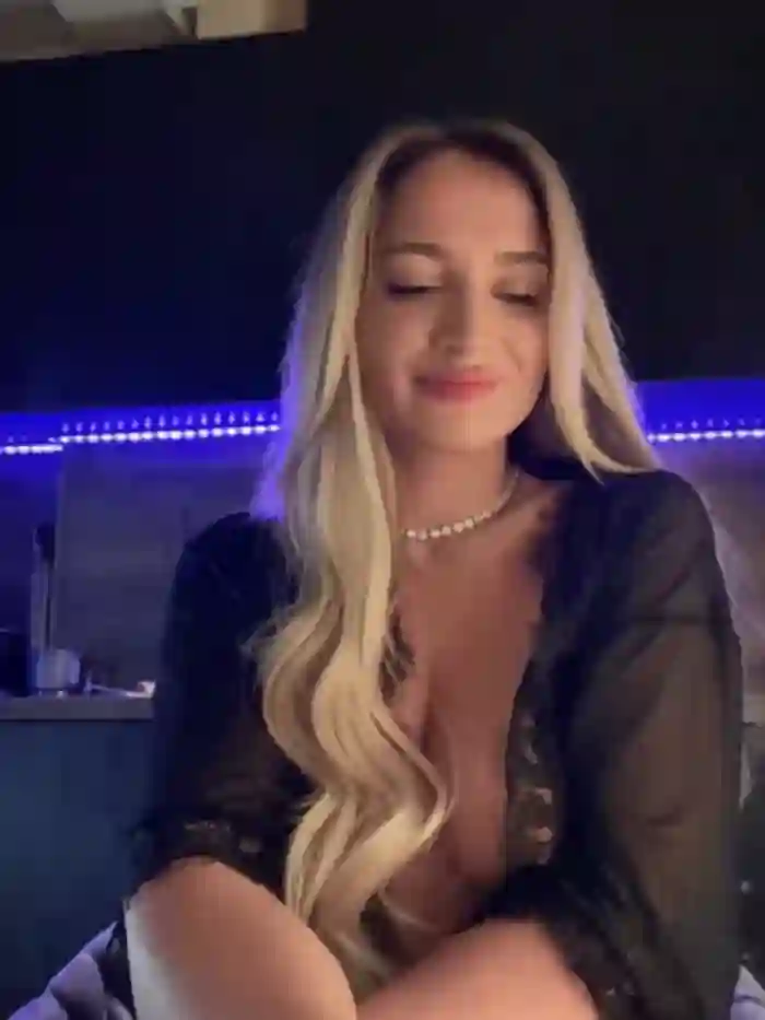 2024/12/12/stripchat-ivy_bae-12-47-43