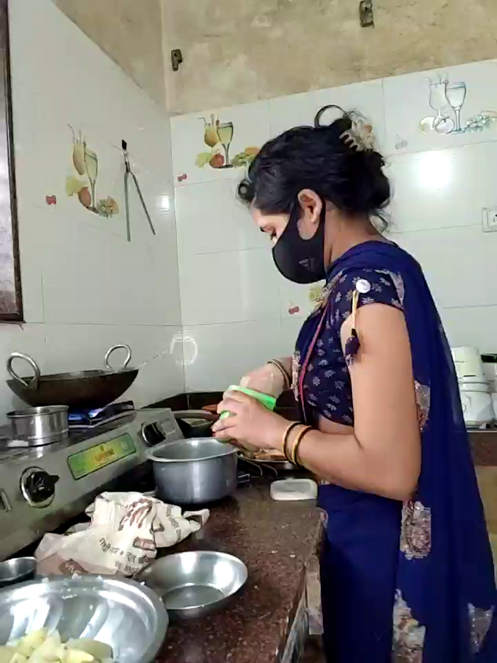 DesiRiya77
