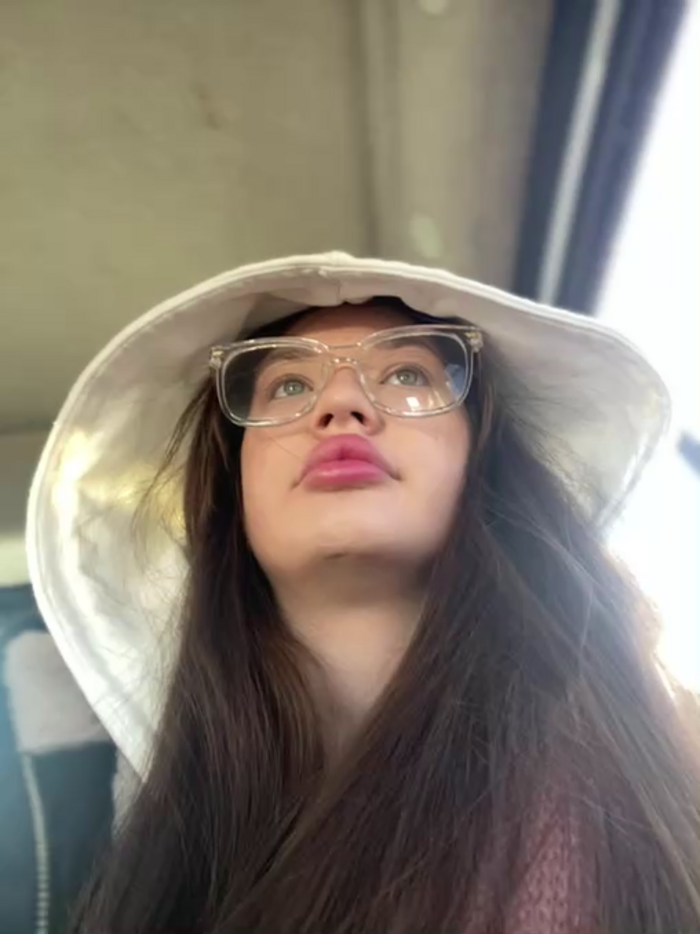 Holly_Molii