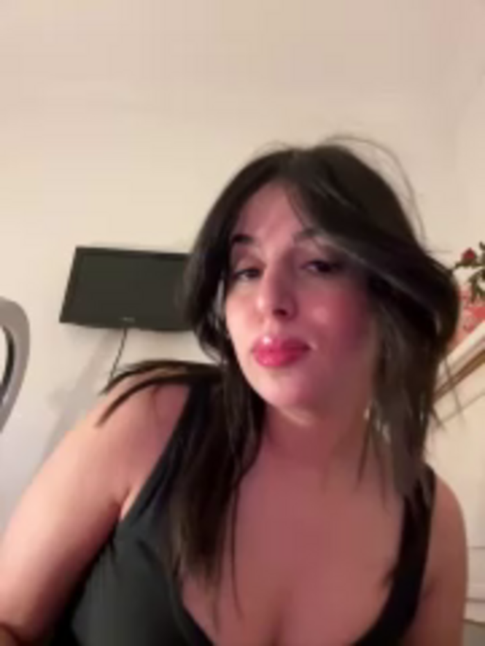Hot_malak