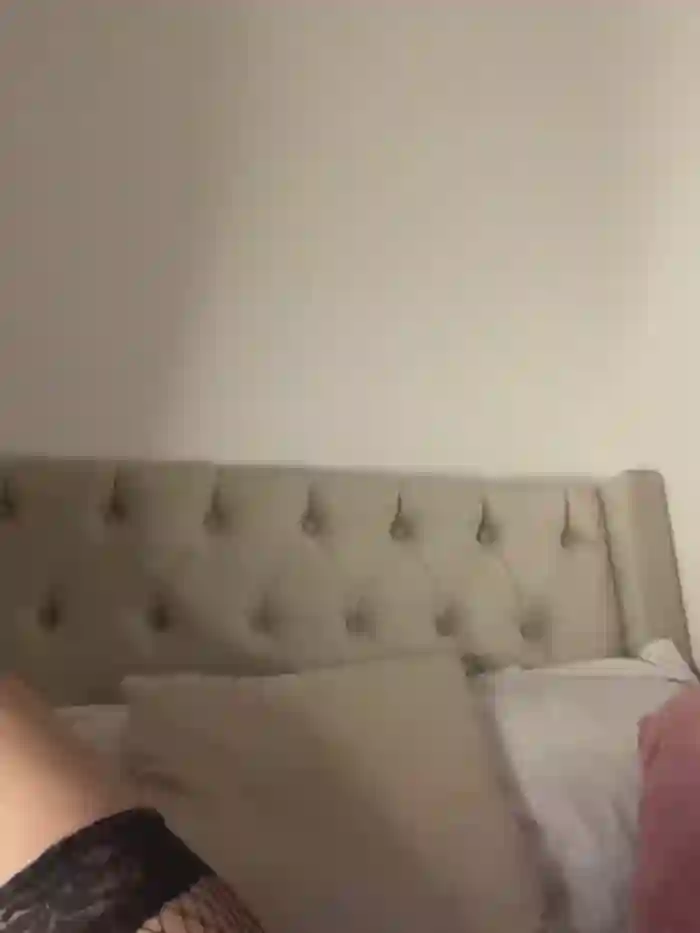 2024/12/14/stripchat-mouuna_2002-08-05-16