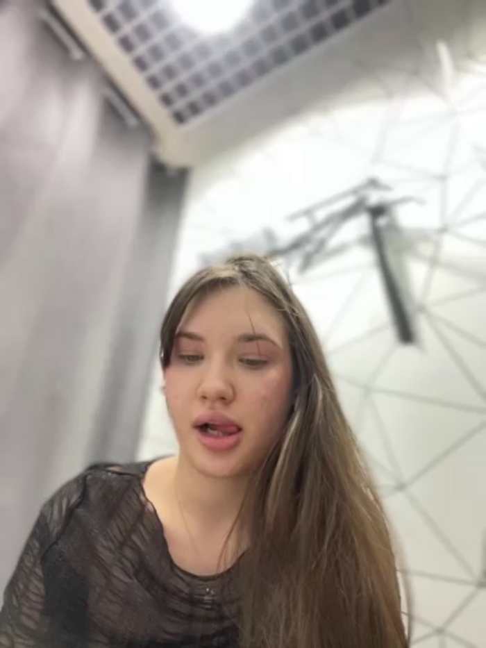Holly_Molii