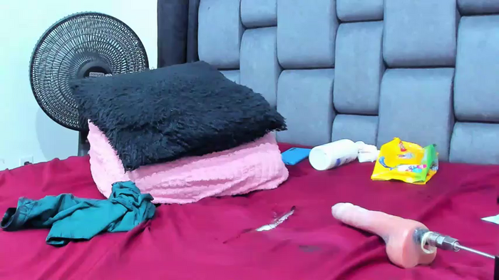 Couple_Gold69
