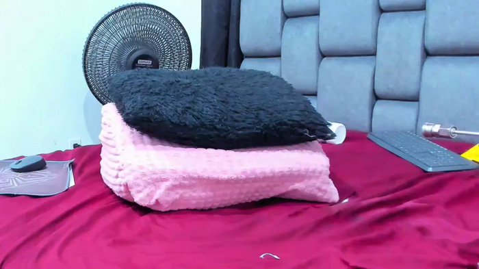 Couple_Gold69