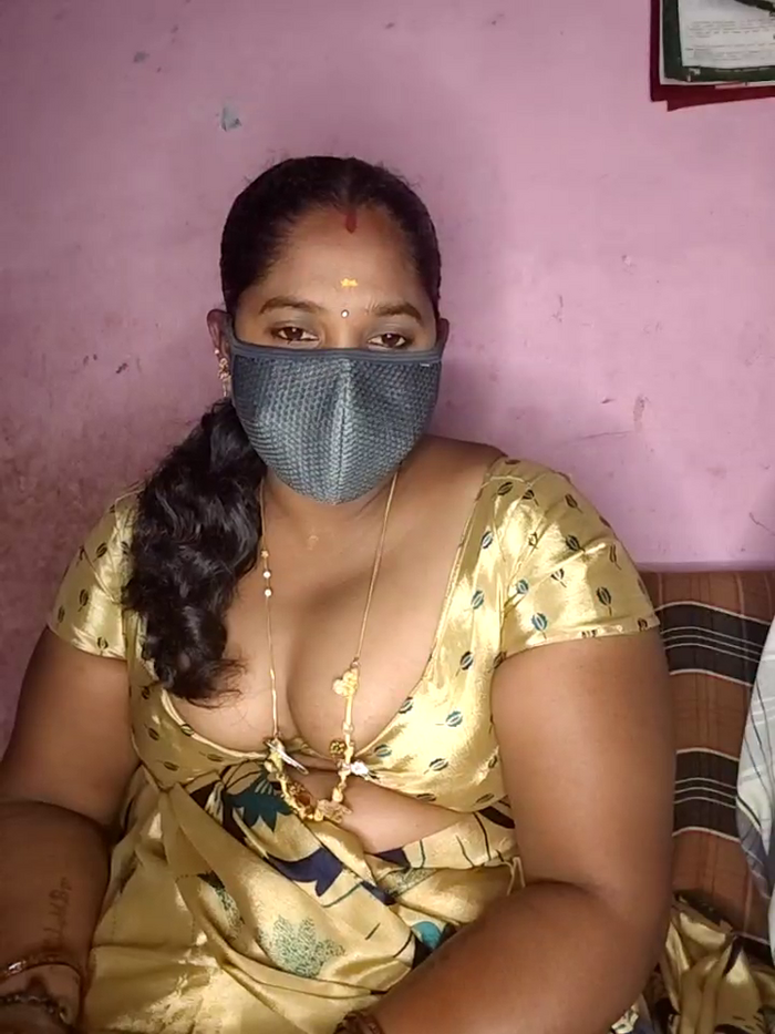tamilvillagecouple1