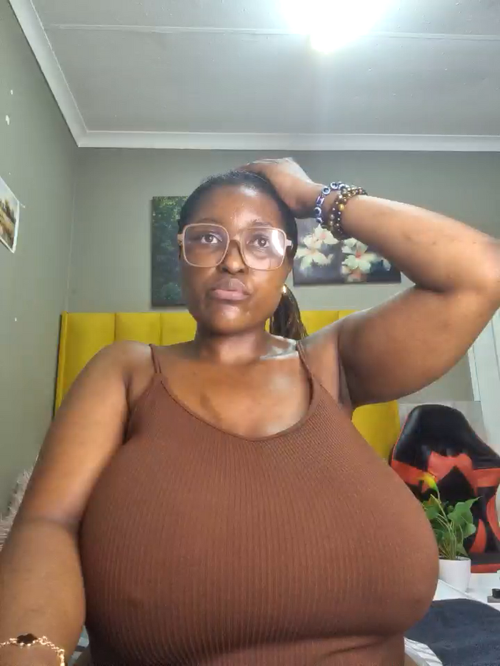 Bustygoddess32