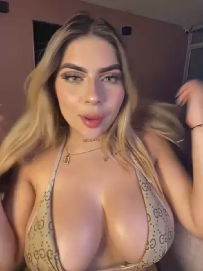 MiaWhitePink_