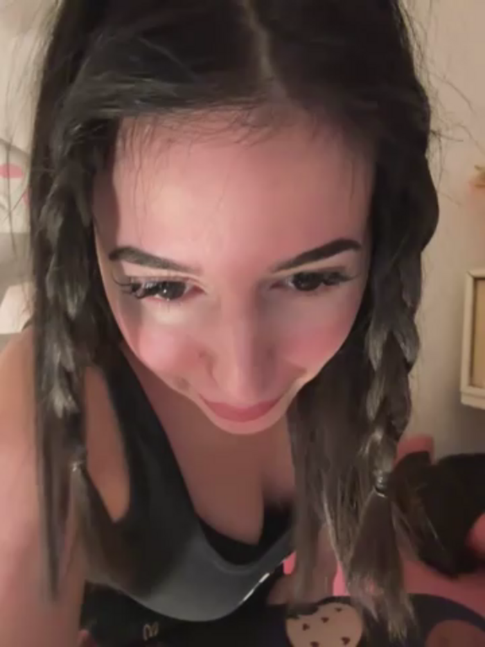 Hot_malak