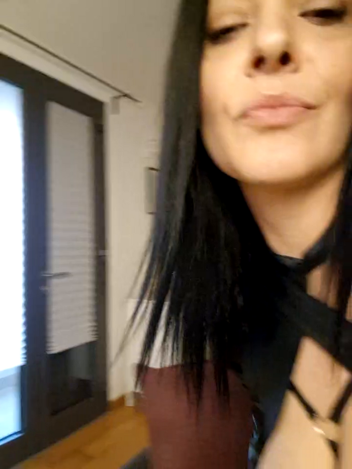 AryaSummersReal