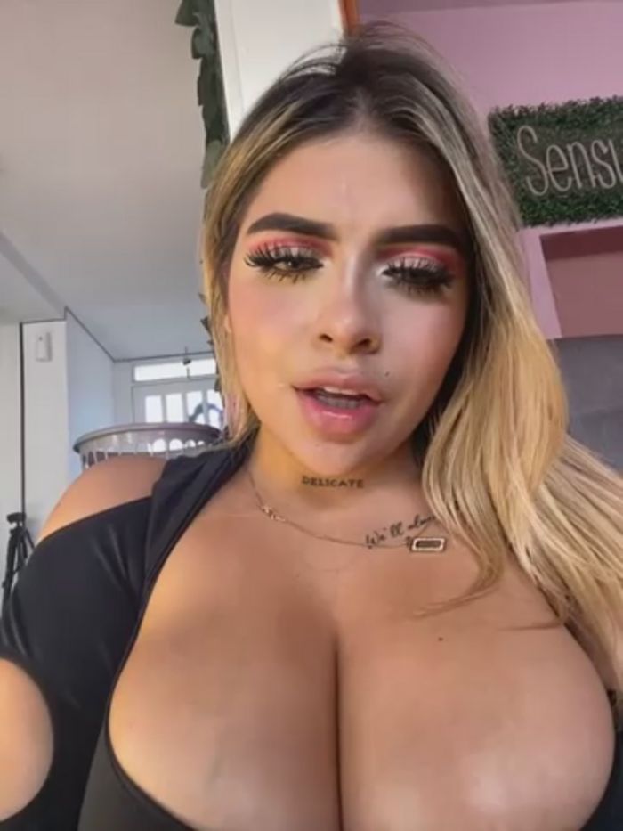 MiaWhitePink_