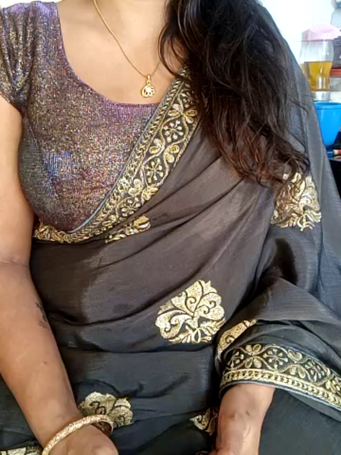 kaamuk_shweta