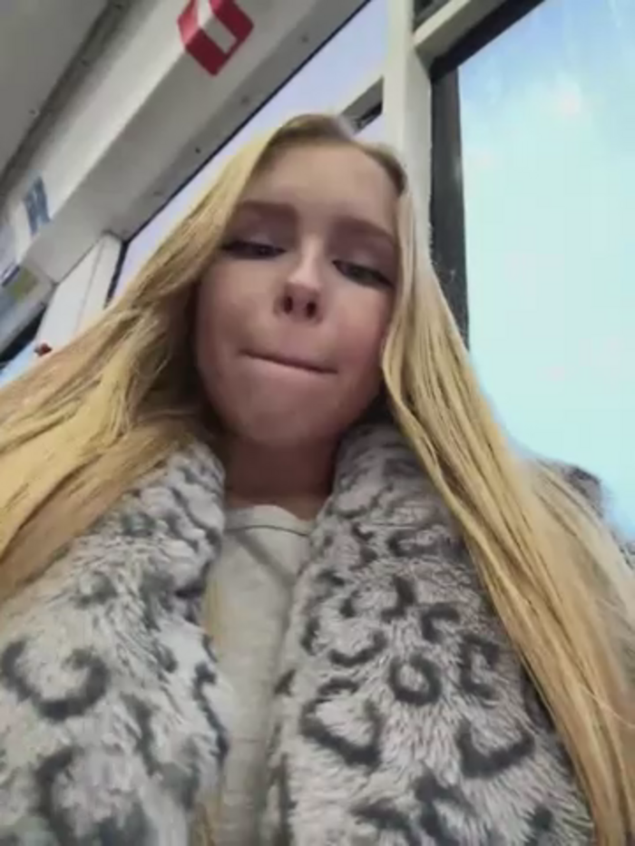 mur_girl