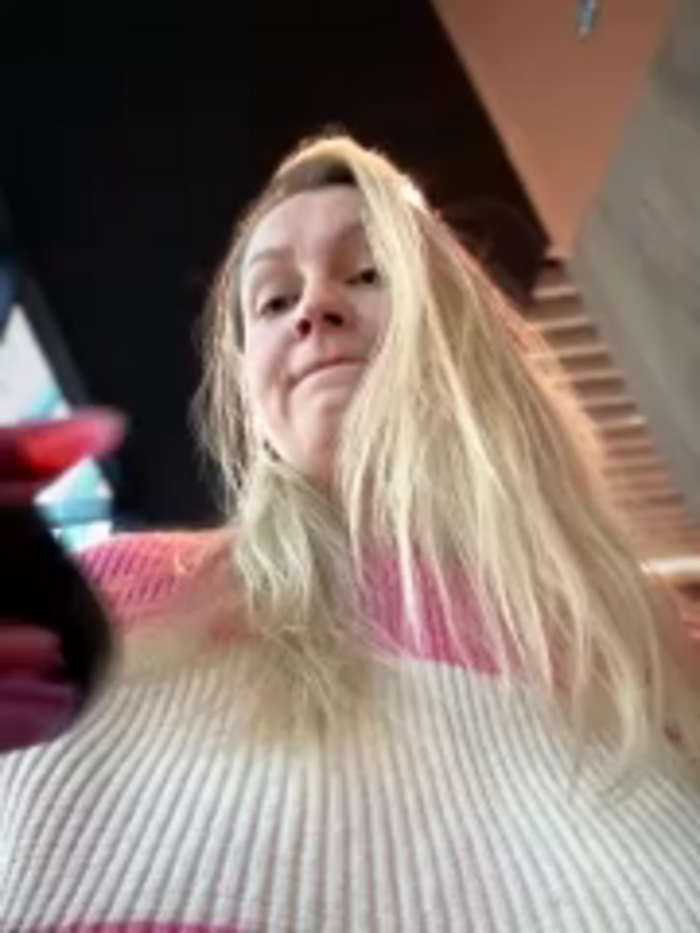 Teya_moon_