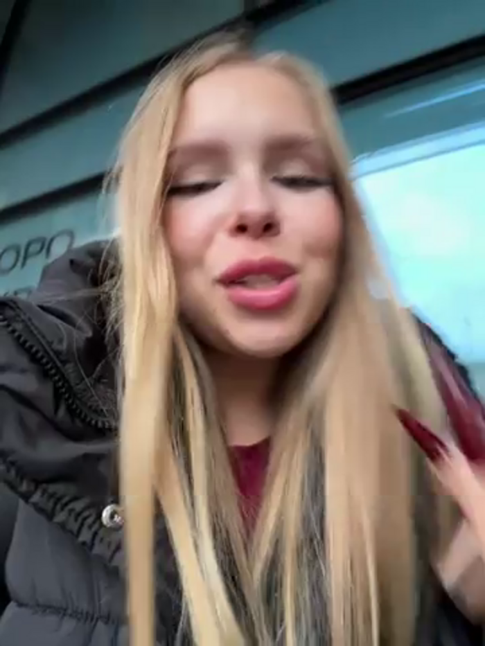 mur_girl