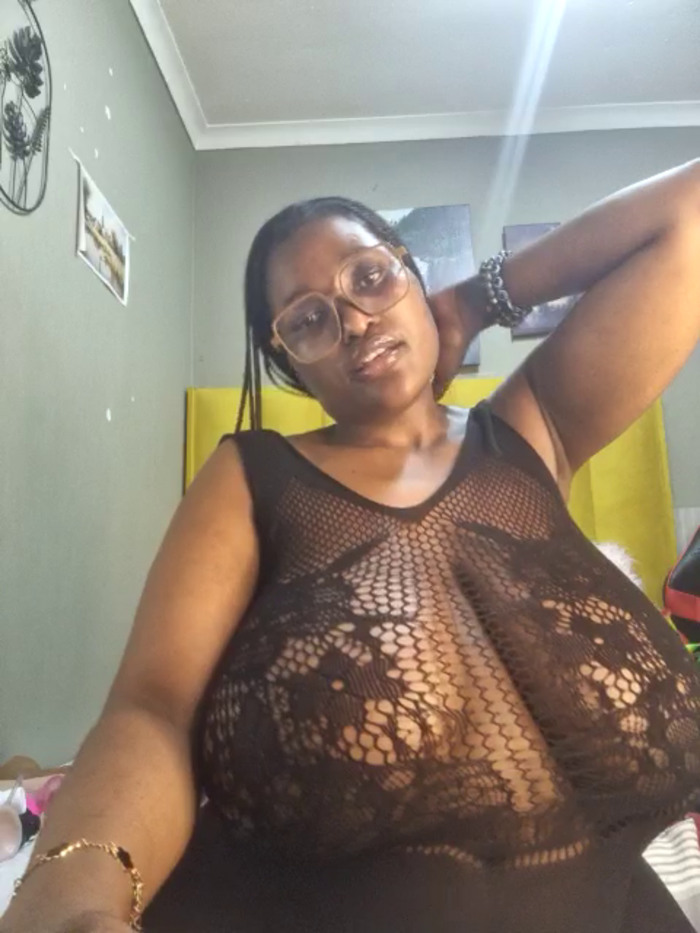 Bustygoddess32