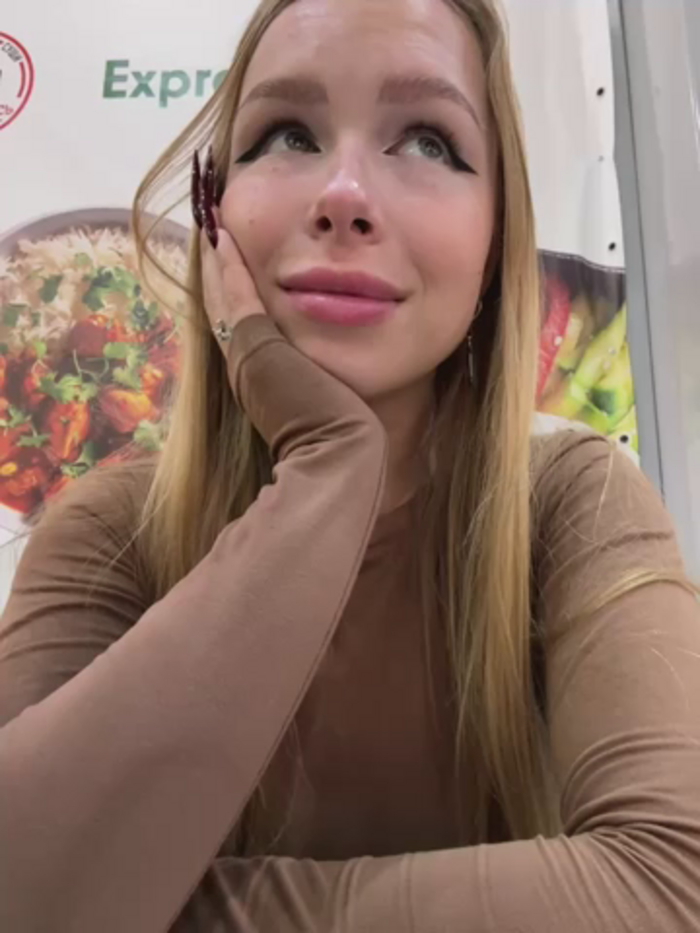 mur_girl