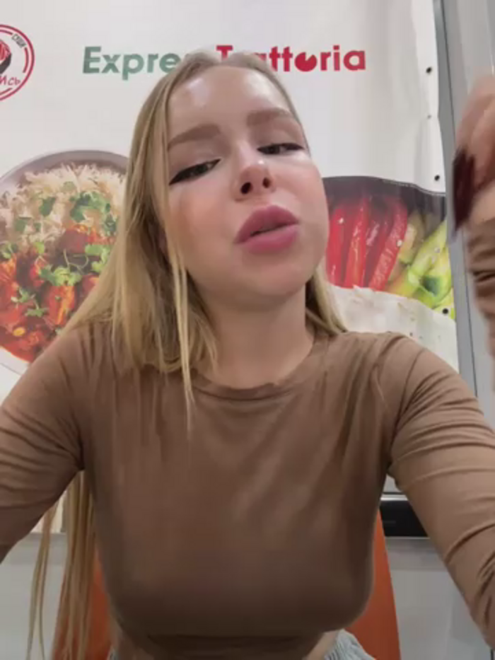 mur_girl