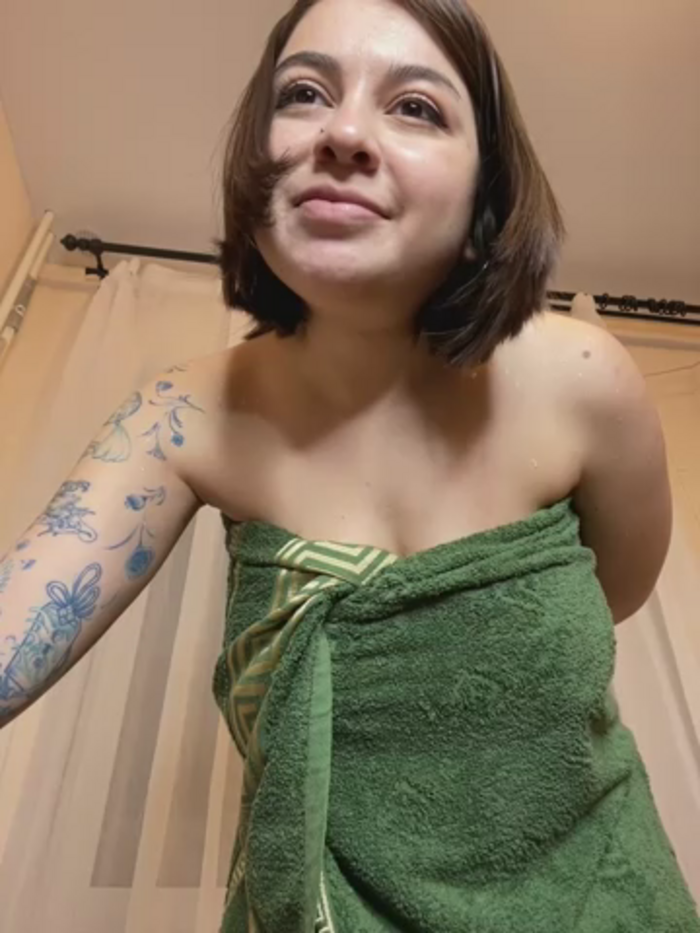 EllyBigTits