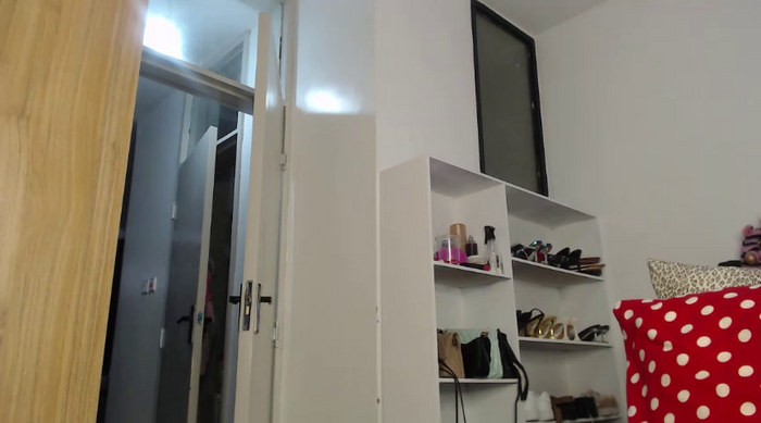 peeky_pinky