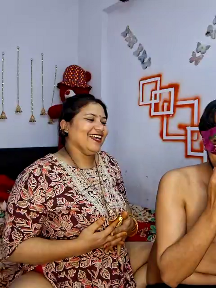 MOM-SUN-COUPLE