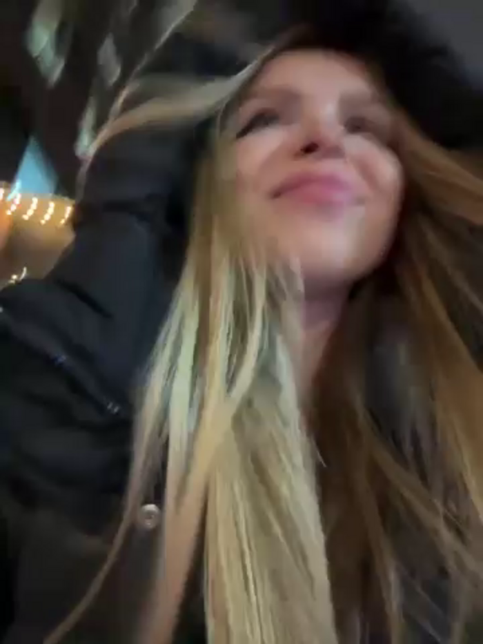 mur_girl