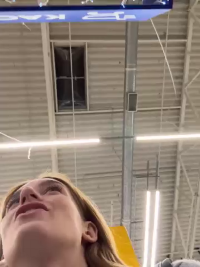 -AngelAri-