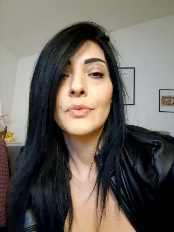 AryaSummersReal