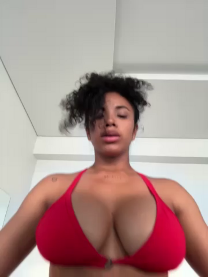 Brunettexio