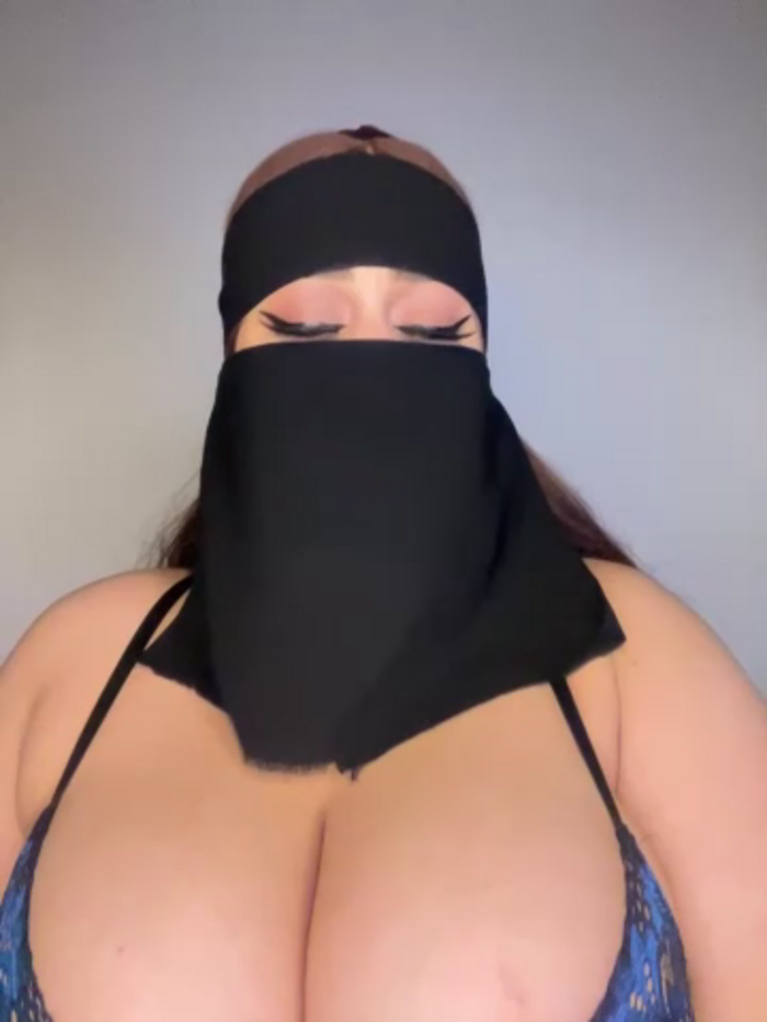 QueenDina777