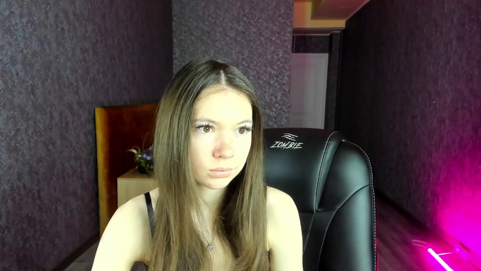 Nicole_Charm