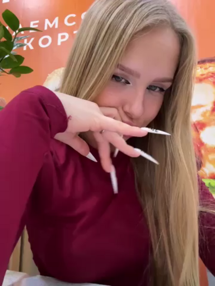 mur_girl