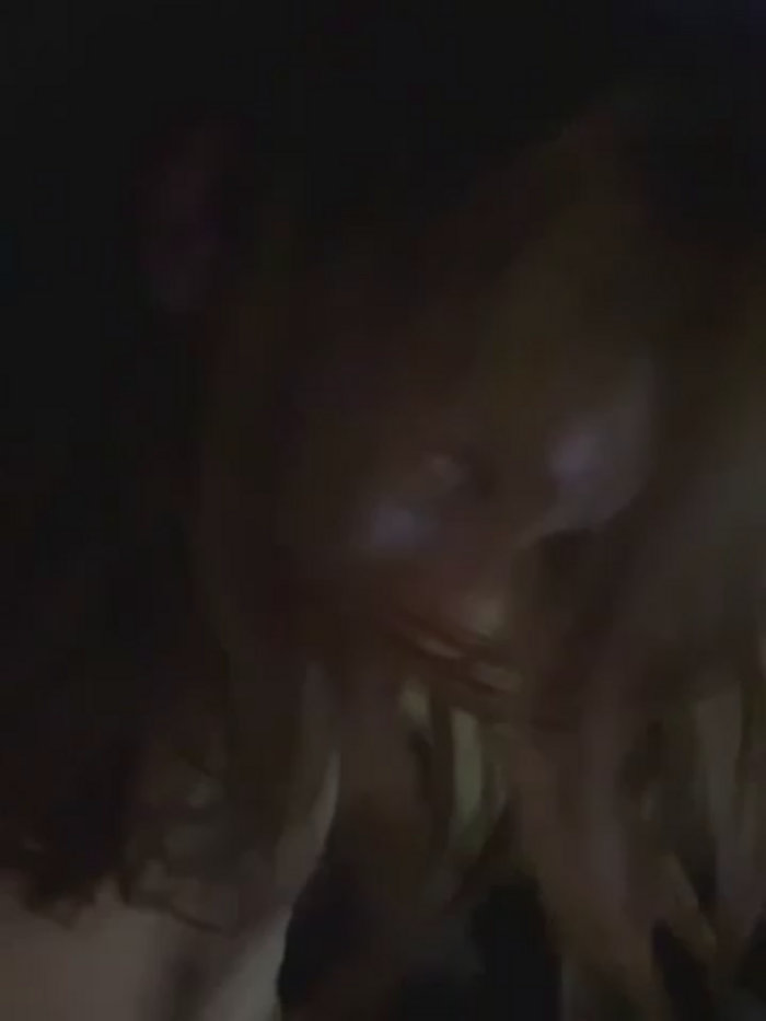 -AngelAri-