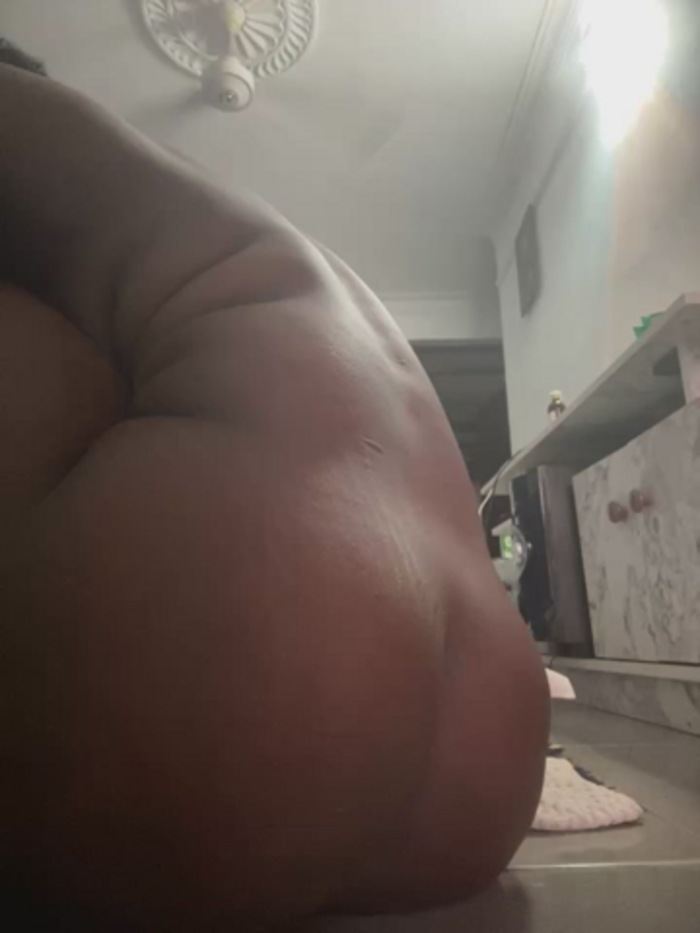 t-Booty_risky_