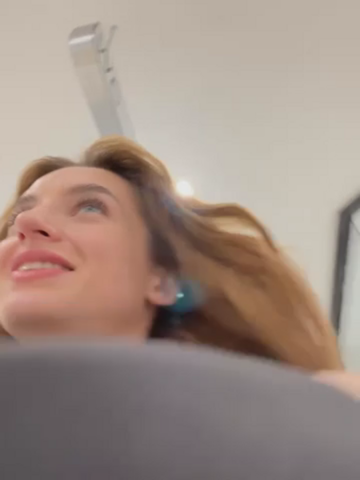 -AngelAri-