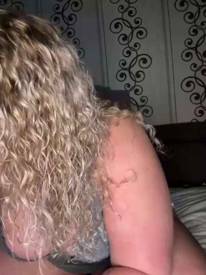 CurvyAnonymousGirl89