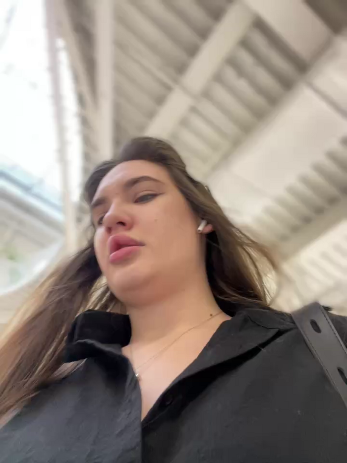 Holly_Molii