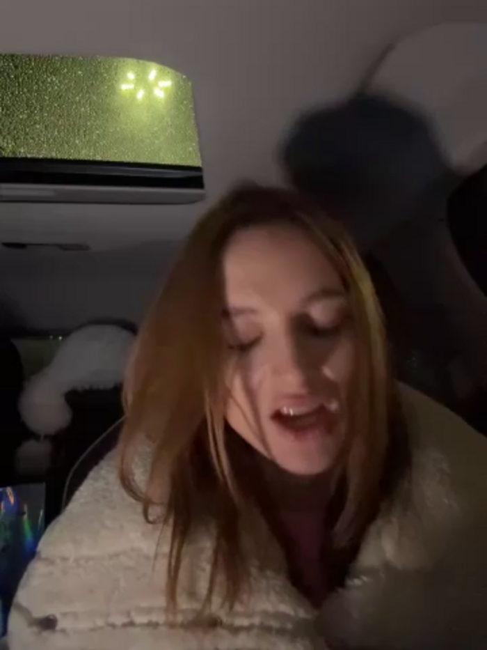 -AngelAri-