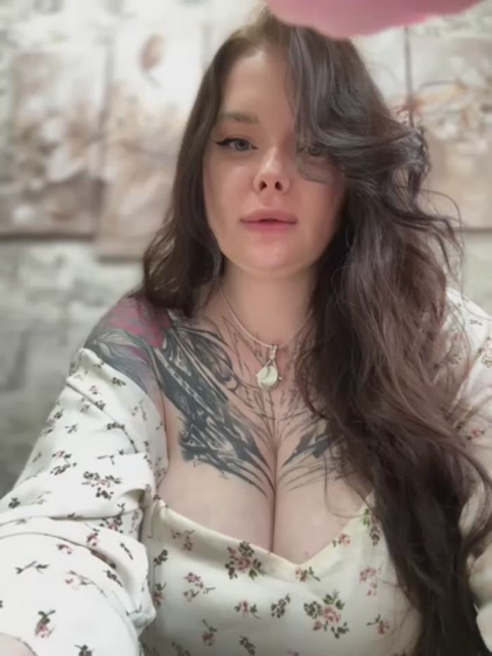 MommyDimitrescu_