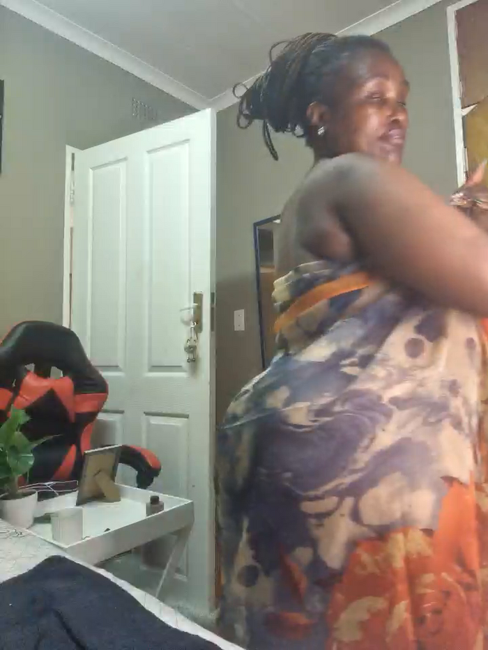 Bustygoddess32