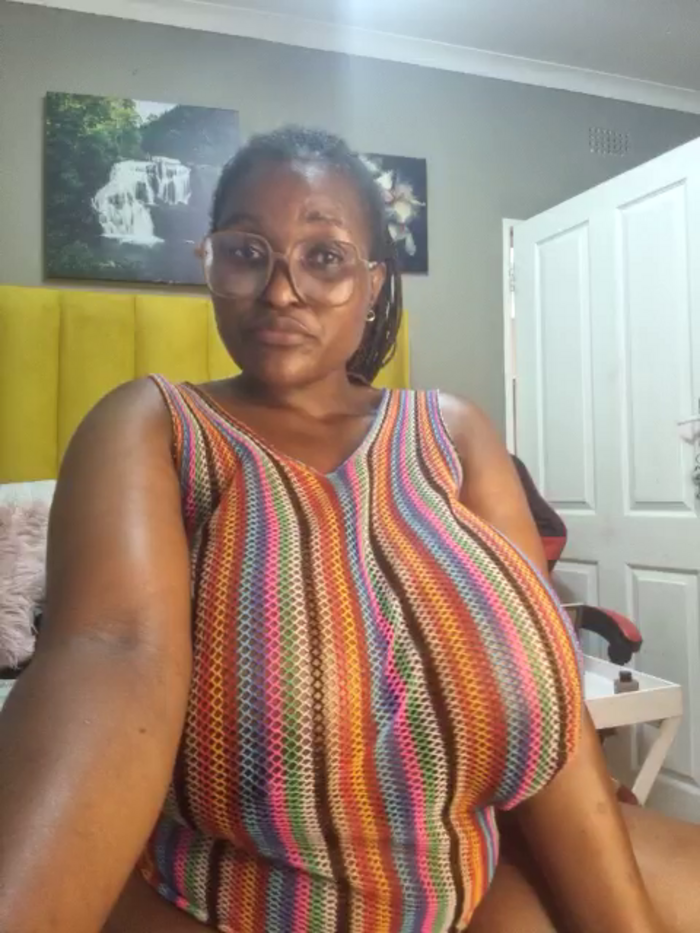 Bustygoddess32