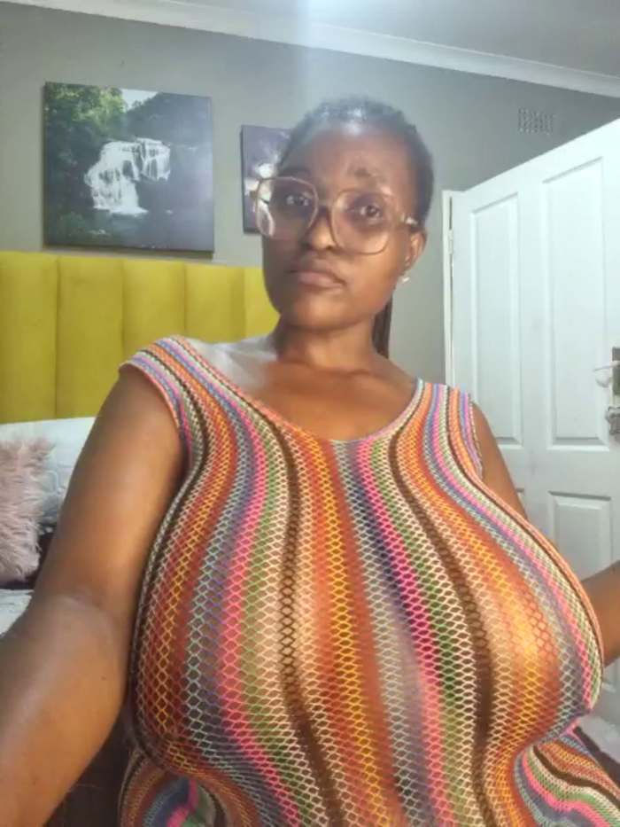Bustygoddess32