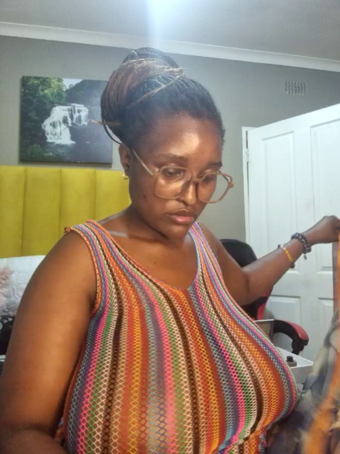 Bustygoddess32