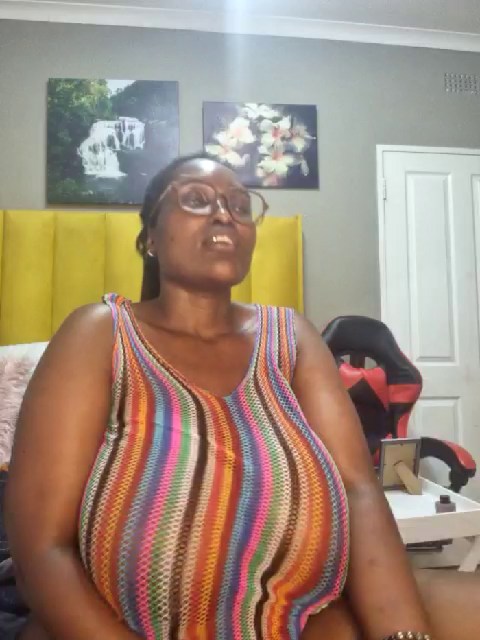 Bustygoddess32
