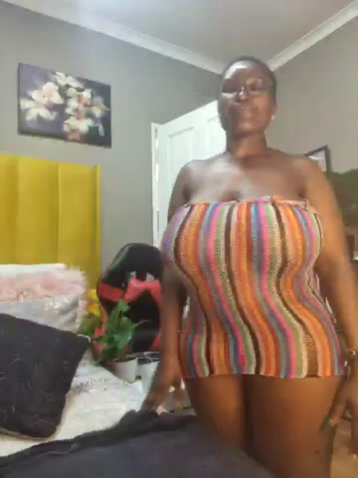 Bustygoddess32