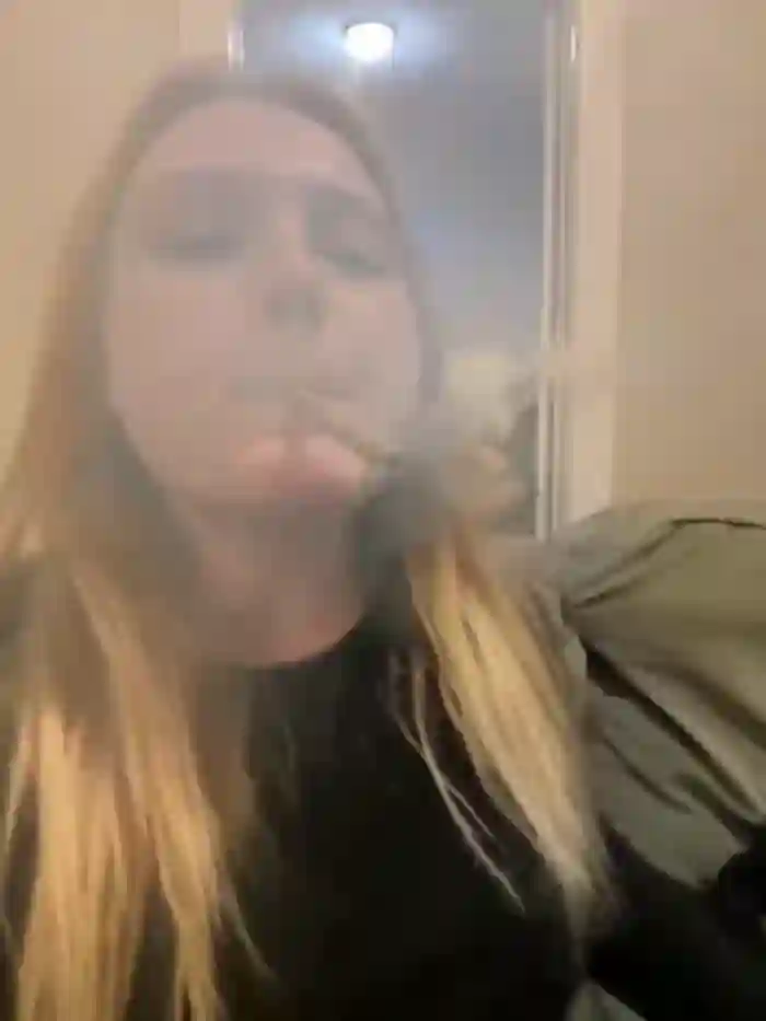 2025/01/01/stripchat-phatassblond-05-00-11