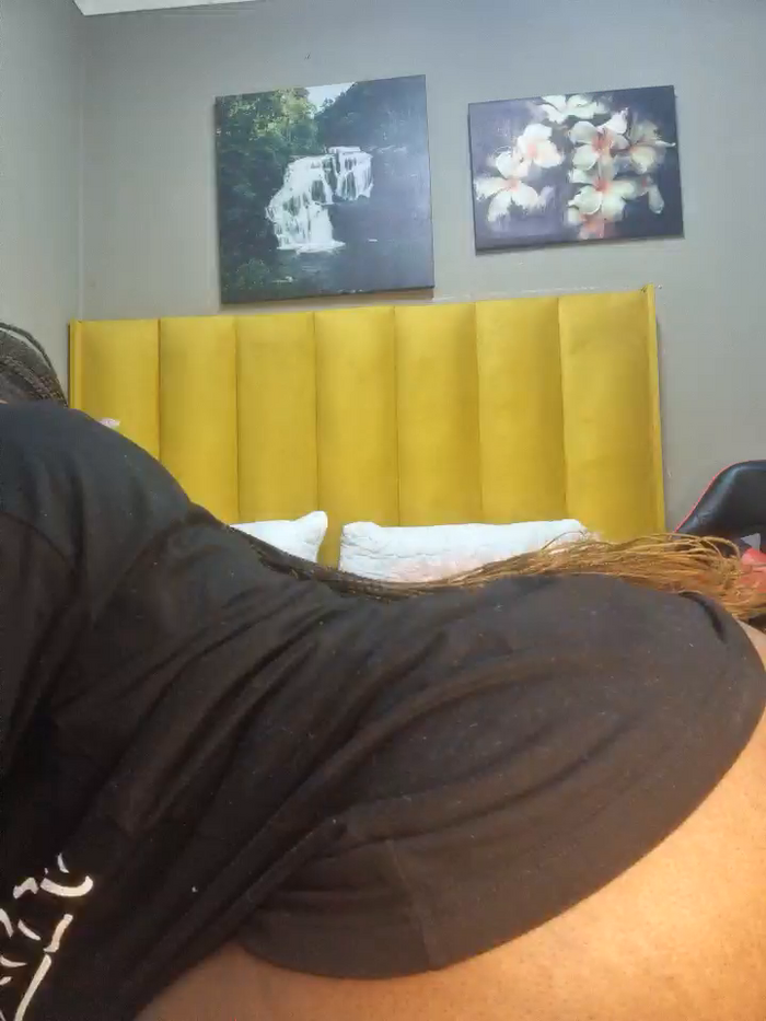 Bustygoddess32