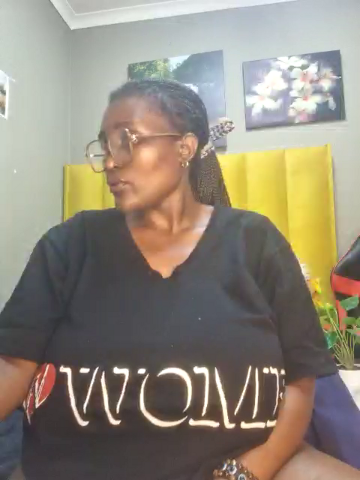 Bustygoddess32