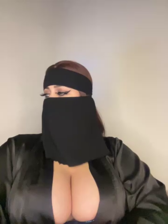 QueenDina777